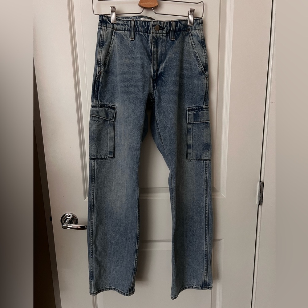 Aritzia Denim Forum The '90s Edie Lo-Rise Cargo Jean - Picture 6 of 11